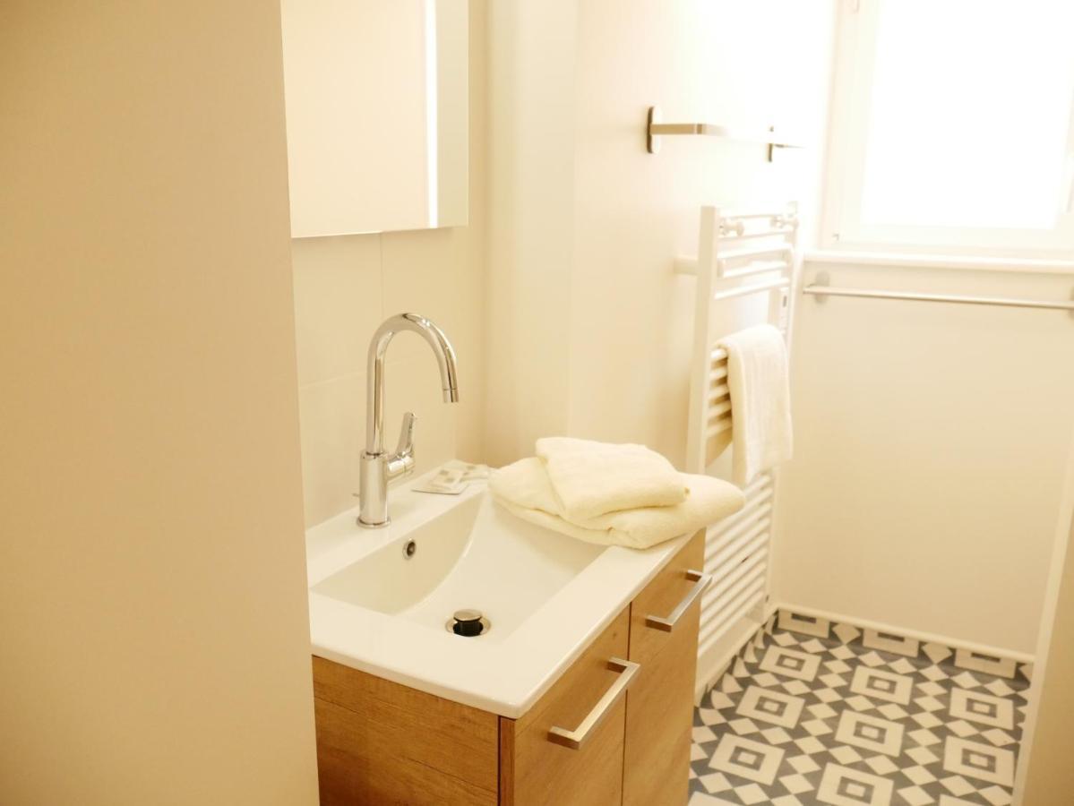 Appartement Avec Chambre - Entree Spa Incluse Bourbon-Lancy Exteriör bild