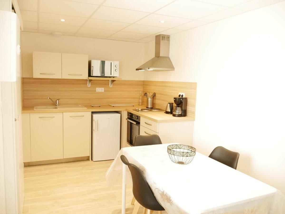 Appartement Avec Chambre - Entree Spa Incluse Bourbon-Lancy Exteriör bild